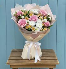 Букет цветов из:  Гвоздики, Орхидеи и Розы в Подгоренском