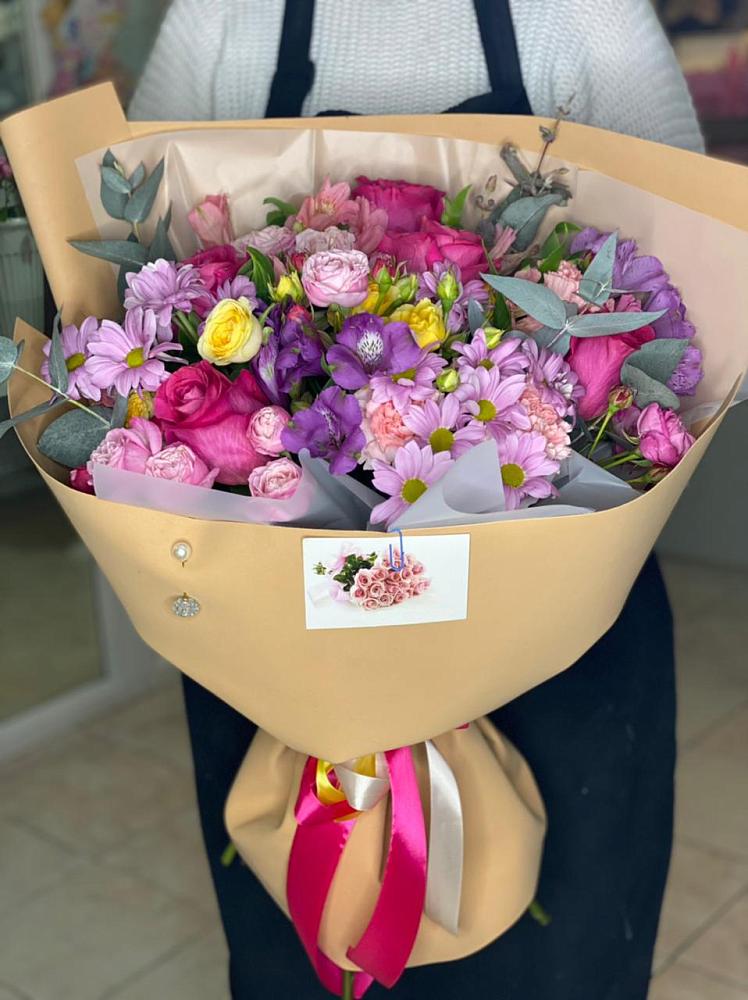 Букет цветов из: Хризантемы, Гвоздики и Альстромерии в Подгоренском