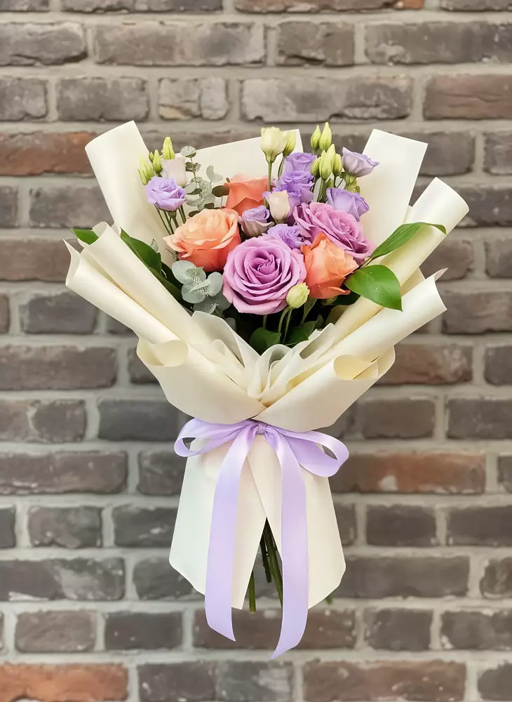 Букет цветов из: Лизиантусы и Розы в Подгоренском