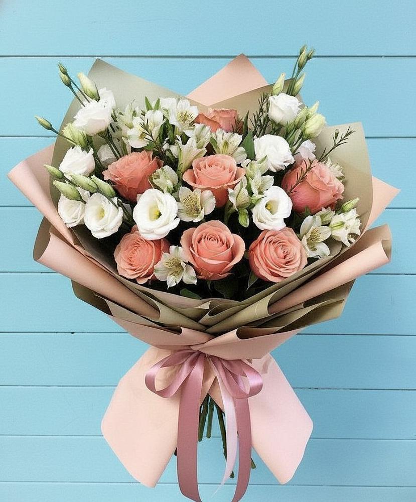 Букет цветов из: Розы, Альстромерии и Лизиантусы в Подгоренском