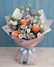 Букет цветов из:  Лизиантусы, Розы, Альстромерии и Гипсофила в Подгоренском