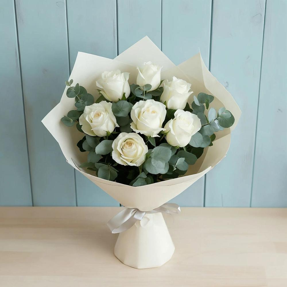 Букет Белые розы в Эвкалипте в Подгоренском
