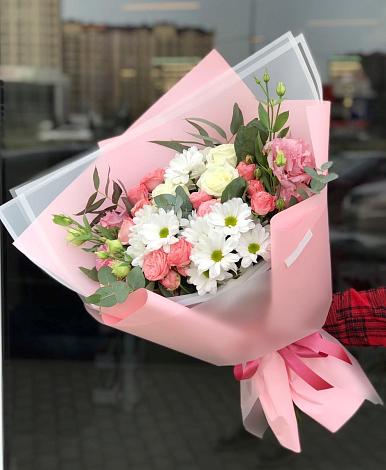 Букет цветов из: Розы, Лизиантусы и Хризантемы в Подгоренском